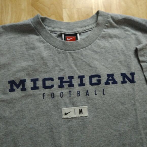 Vintage Nike University of Michigan Wolverines Football T-Shirt - Picture 1 of 9